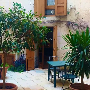 Traditional In Old Apartament